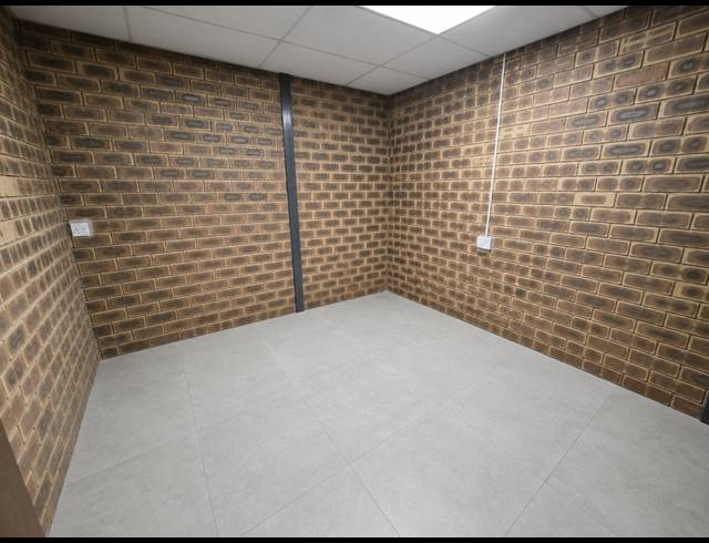 815M² WAREHOUSE TO LET IN AEROTON